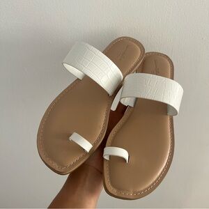 New Target White Embossed Strap Sandals